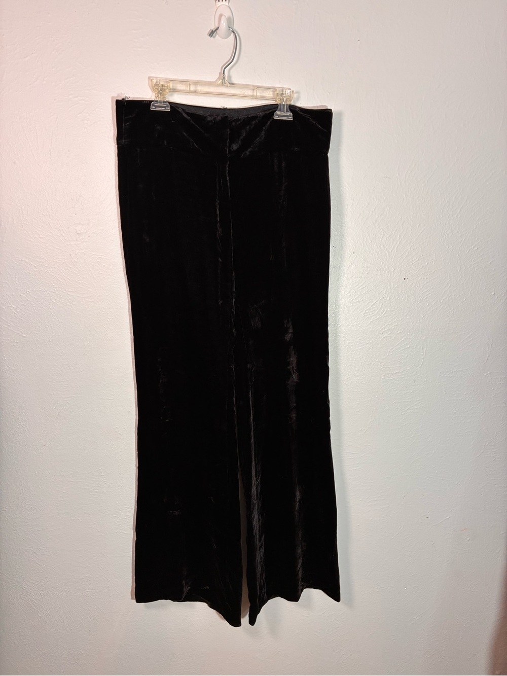 Laundry By Shelli Segal Black size 4 Velvet Wide-Leg Pants mid waist. B7